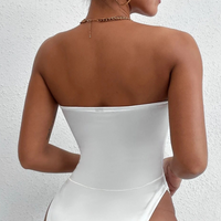 Body bustier blanc à encolure échancrée